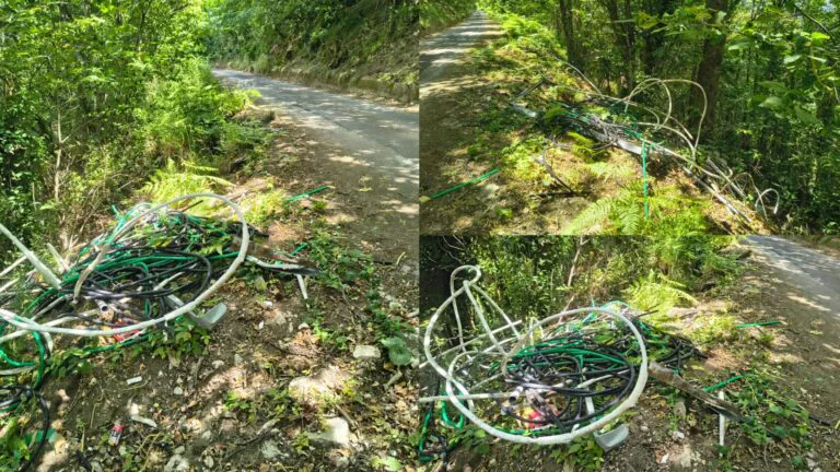 Abbandonano rifiuti lungo il sentiero per il Santuario