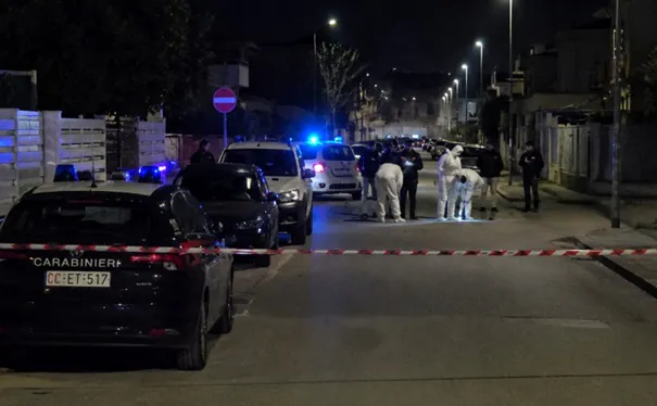 Agguato in strada, 3 stanati dopo gambizzazione