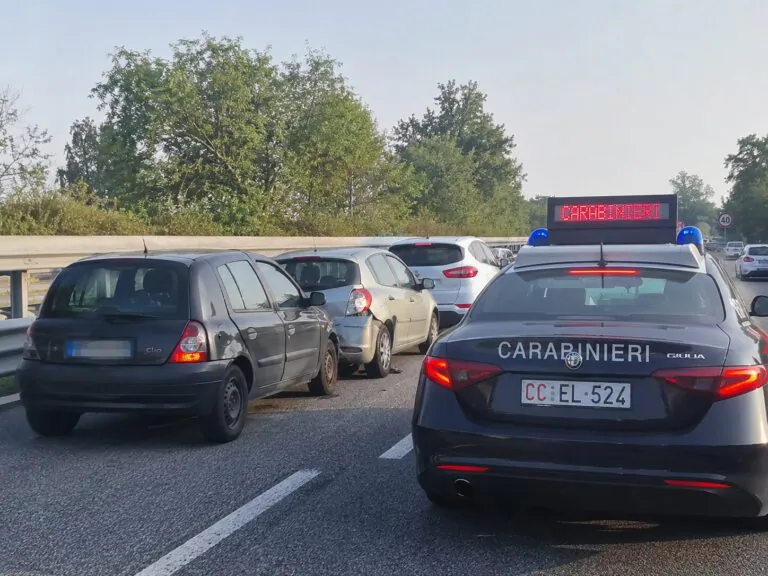 Tamponamento a catena sull’Asse Mediano, disagi alla circolazione