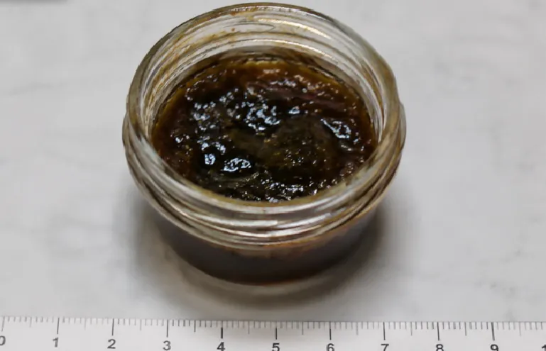 Giovanissimi intossicati dal miele alla cannabis: 17enne lotta tra la vita e la morte