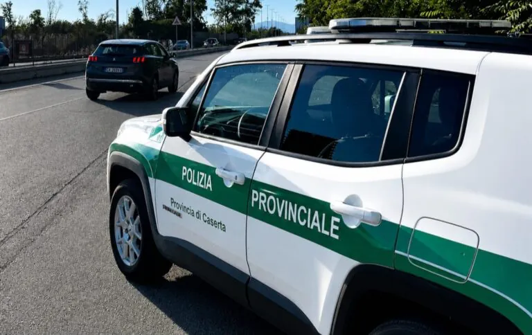 Blitz sul litorale durante weekend al mare, stangata per 7