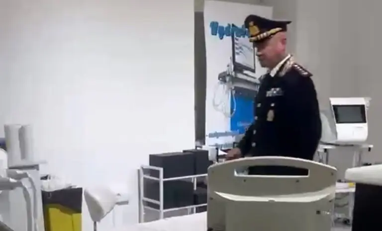 Polizia sequestra centro estetico abusivo