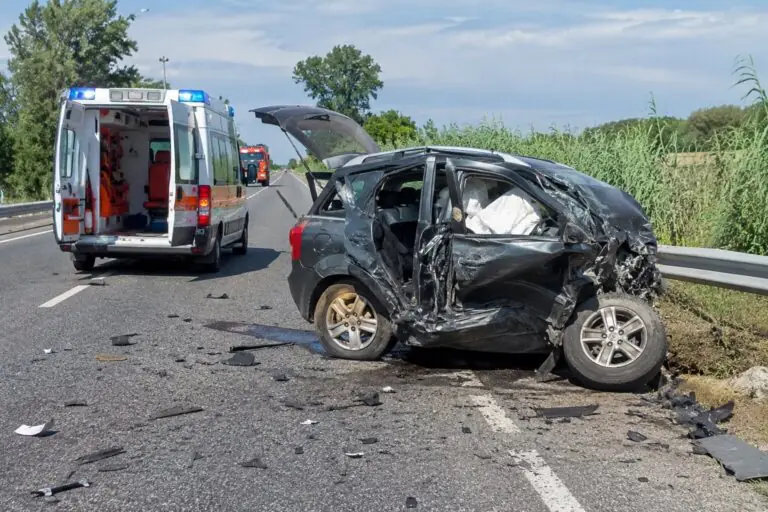 Schianto choc sulla strada del mare; giovanissima trasportata d’urgenza