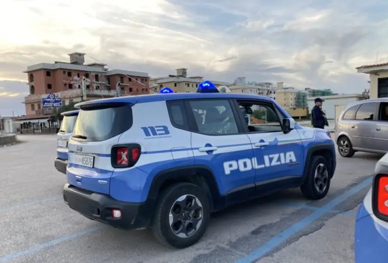 Fugge all’alt e scappa su auto rubata, preso