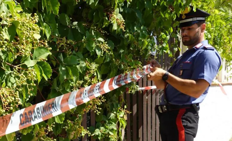 Carabinieri scoprono allacci abusivi, 2 nei guai