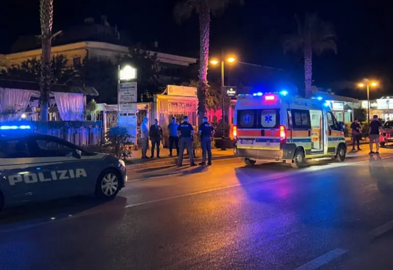 Giovane ferito da un fendente nella zona dei locali