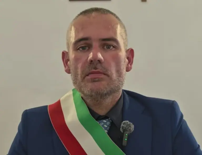 Sindaco si dimette dopo richiesta d’arresto: “Atto più doloroso della mia vita”