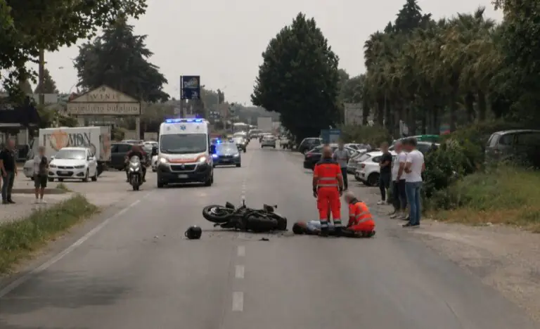 Muore a 24 anni dopo schianto in moto sull’Appia, vittima identificata