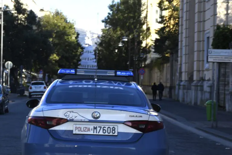 Violenza in città, stretta della polizia: 25 cacciati. Nel giro pure parcheggiatori e sorvegliati speciali