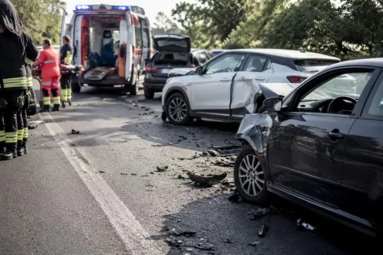 Incidente a catena sulla strada del Mare, 6 persone ferite