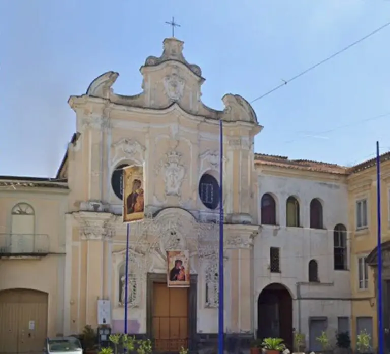 Professoressa 57enne trovata morta in casa, fissato l’addio