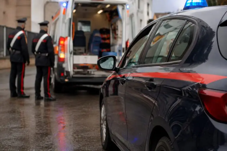Frontale choc sulla Provinciale, 16enne in ospedale