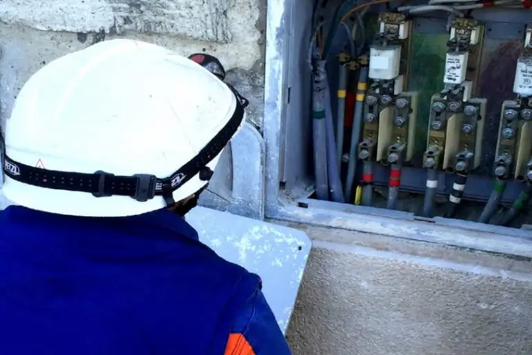 Blackout continui a Caturano, frazione di Macerata Campania: il Comune diffida E-Distribuzione