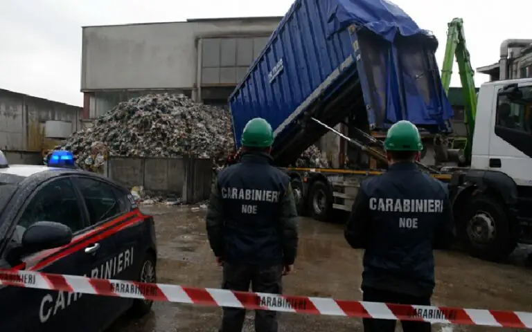 Traffico di rifiuti fa scattare blitz della Dda, 16 indagati: scattano anche arresti e perquisizioni