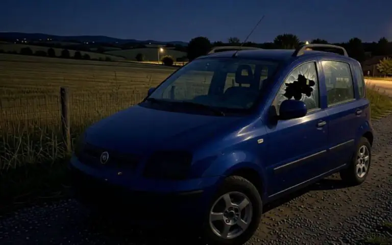 Rubano auto e la abbandonano poco dopo: indagini sul misterioso colpo
