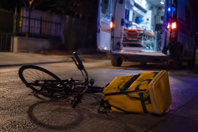 Rider cade e batte la testa, trasportato d’urgenza