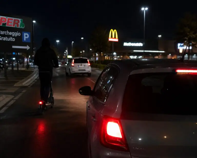 Inseguite in strada, paura per 2 ragazze