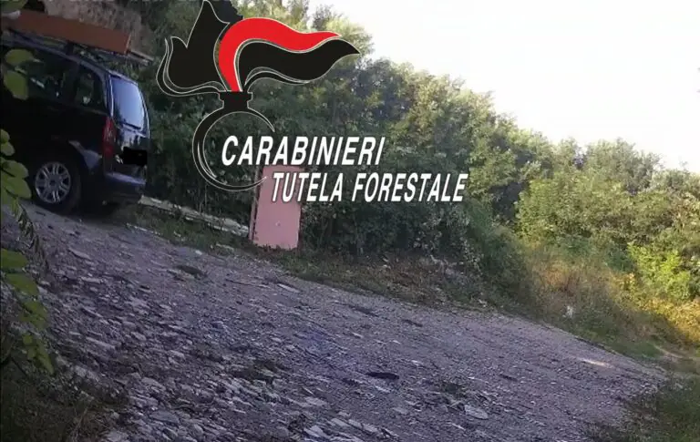 Zozzone beccato in zona Cappuccini: gli tolgono pure l’auto
