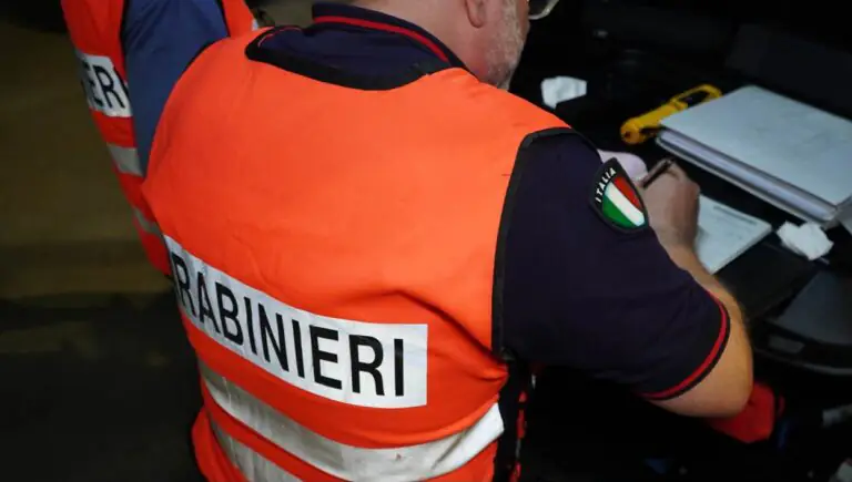 Auto rubata con targhe di un’altra: finisce nei guai