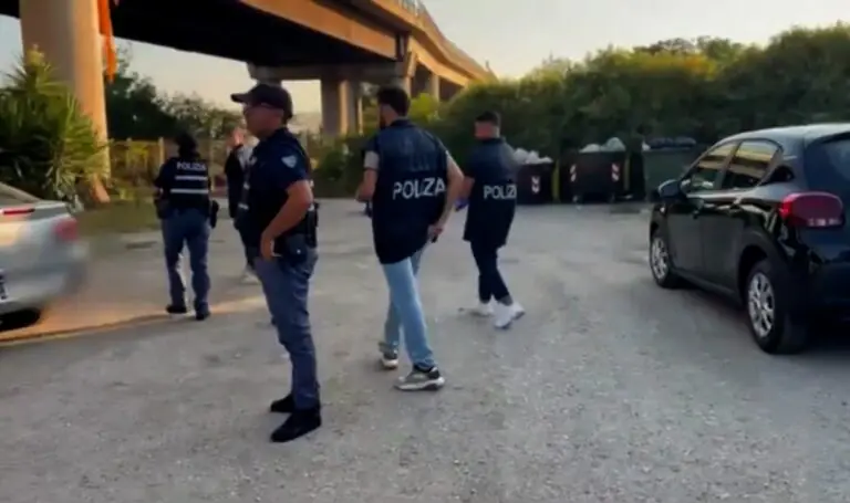 Blitz nella baraccopoli, 16 nei guai: fermato ricercato