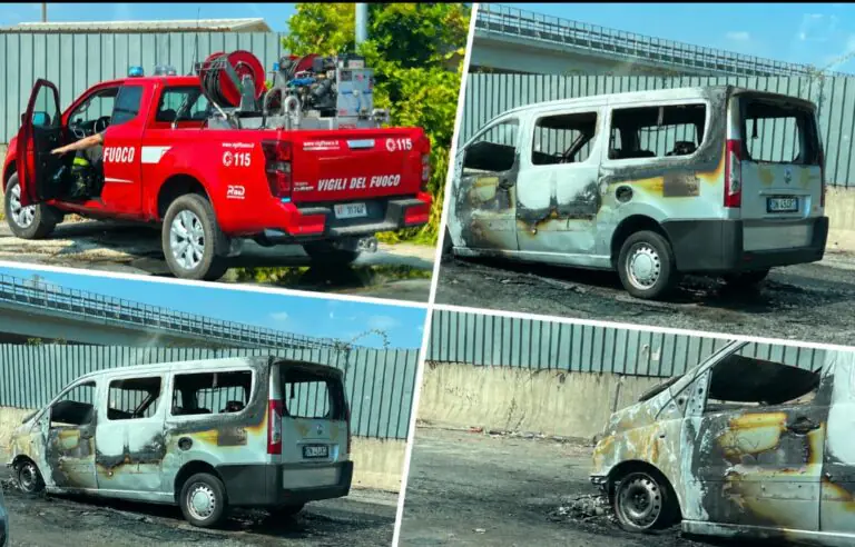 Boato e rogo nel polo commerciale, furgone avvolto dalle fiamme. Foto