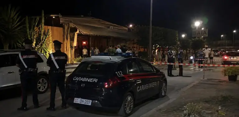 Addetto alla sicurezza muore a 33 anni dopo pestaggio in discoteca: lascia moglie e figlio