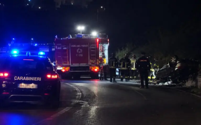 Incidente sulla strada maledetta della Valle, muore 23enne