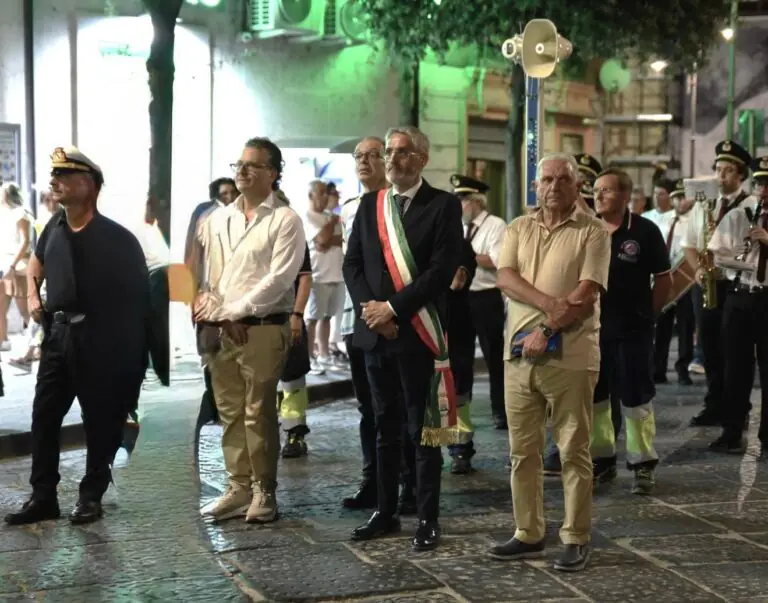 Al via i festeggiamenti per San Michele: la discesa della statua in presenza dell’Amministrazione Comunale