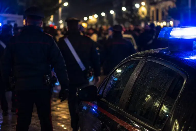 Tenta di rubare auto durante permesso: finisce in cella