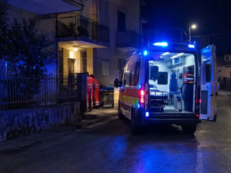 Muore in casa, comunità sotto choc per 45enne
