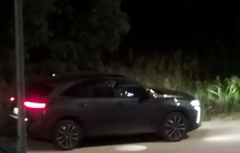 Auto sospetta avvistata diverse volte, allarme tra i residenti