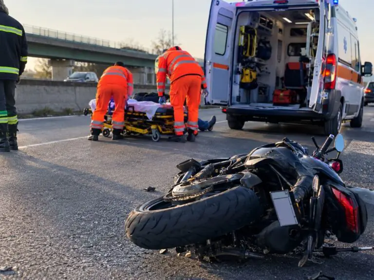 Cade dalla moto sull’Asse Mediano, centauro in ospedale