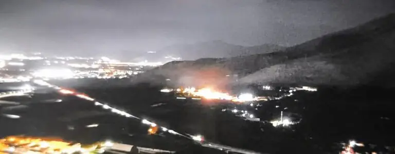 Nube di fumo sul monte, Protezione Civile sul posto