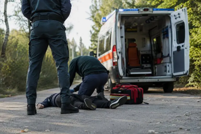 Lo feriscono alla testa durante rapina, choc nei pressi della Nato