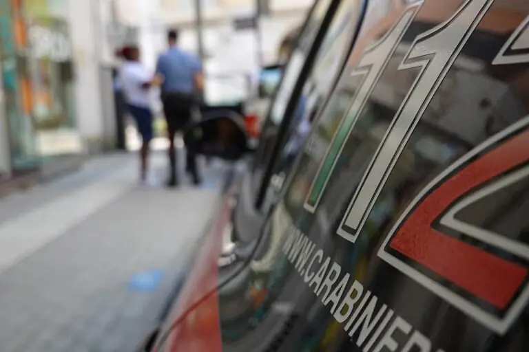 Molestatore seriale, assale 2 donne in 24 ore: minorenne salvata da un passante