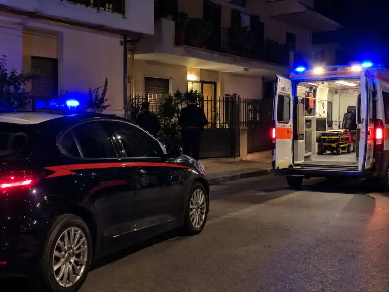 Accusa malore e muore in casa, comunità sotto choc