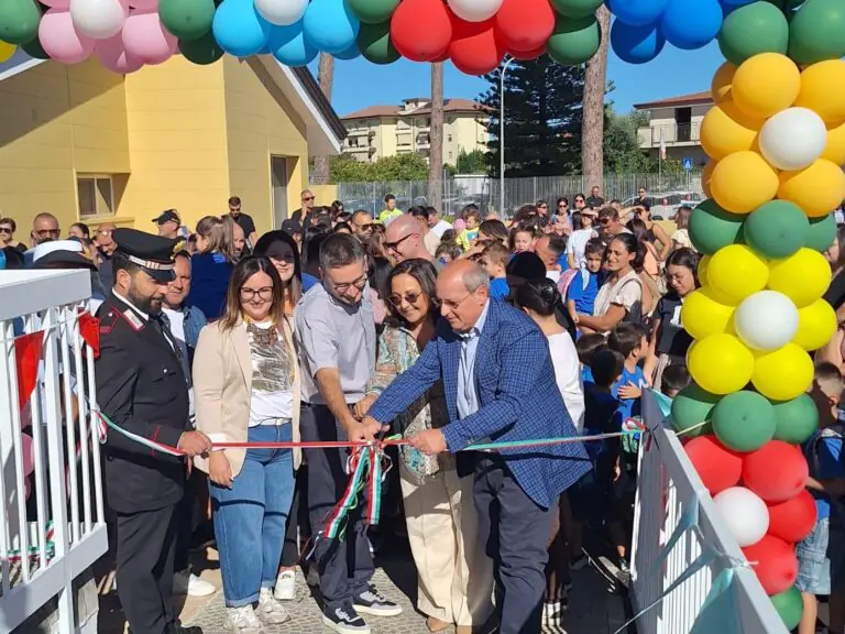 Riapre la scuola “Camposciello”: “Più funzionale, efficiente e confortevole”
