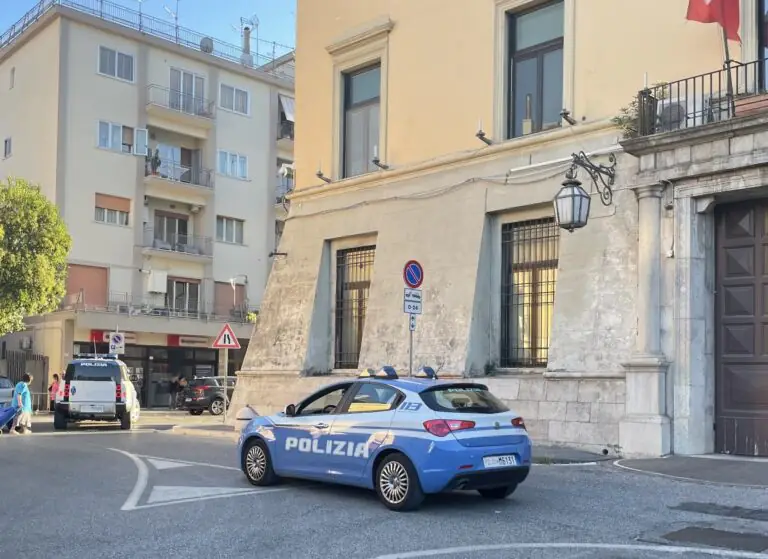 Malamovida e pregiudicati, operazione della polizia