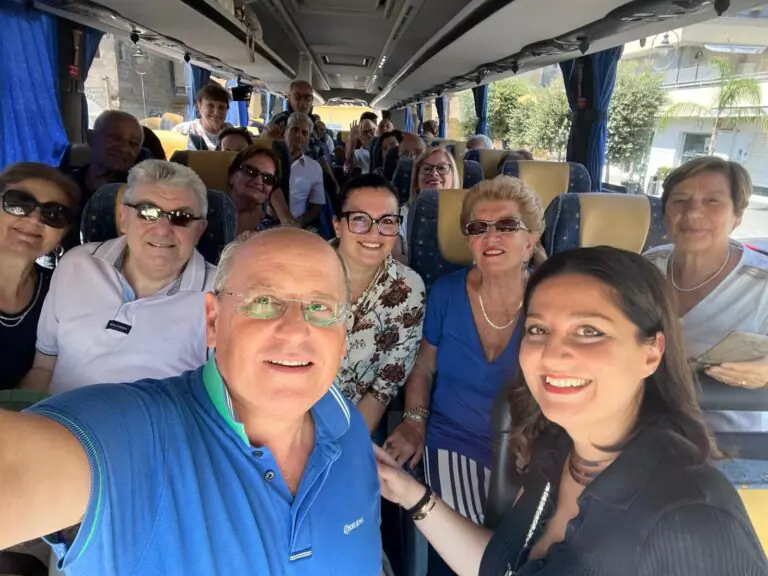 Anziani in viaggio verso Vieste per una settimana di mare e benessere. Iniziativa promossa dal Comune