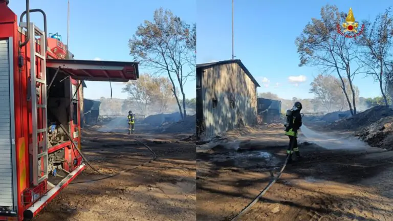 Vasto incendio in un terreno: fiamme raggiungono due depositi