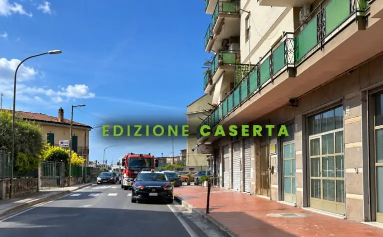 Precipita nel vuoto, terrore nella palazzina: senza scampo