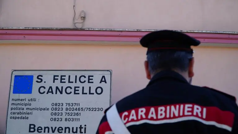 Colpo sulla linea ferroviaria, volto noto fermato con la cesoia. Il verdetto