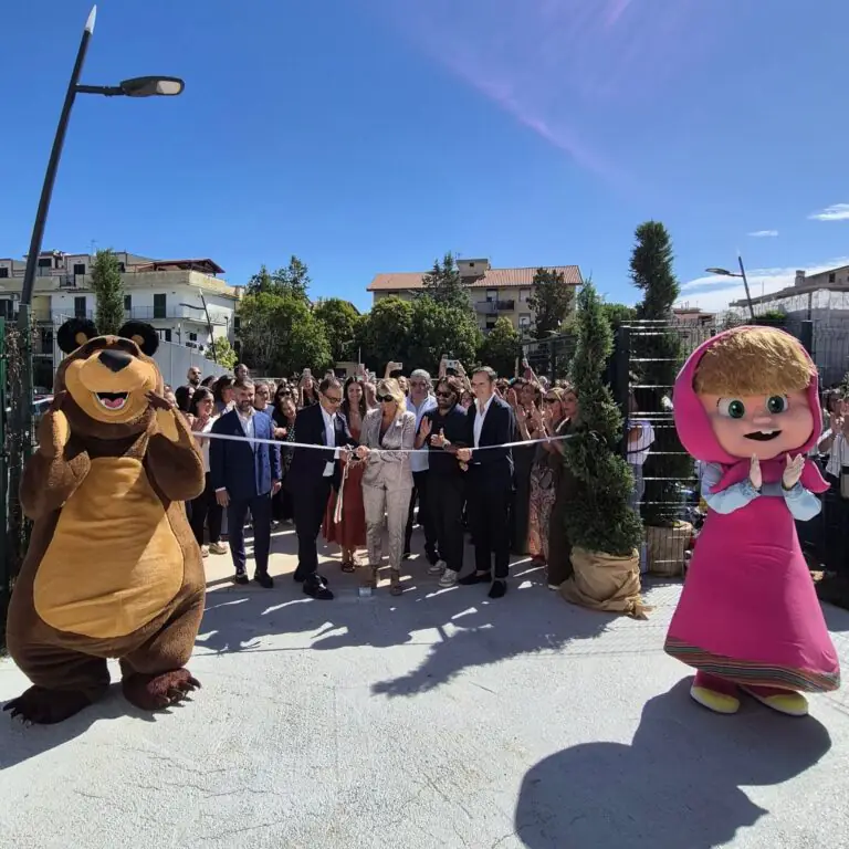 Succivo, inaugurato il nuovo polo scolastico: una scuola che guarda al futuro