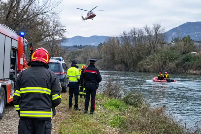 Scomparso nel nulla, trovato senza vita nel fiume
