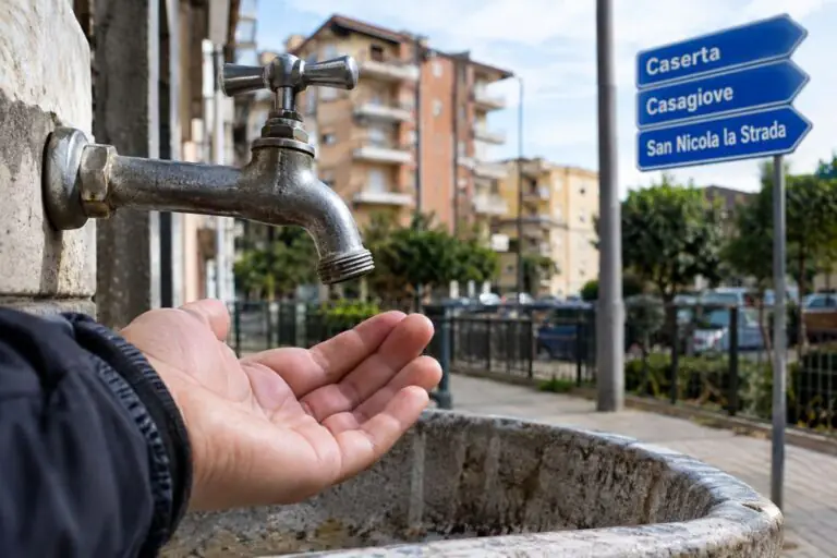 Quartieri senza acqua, residenti allo stremo: “Trovarsi così senza preavviso è inaccettabile”