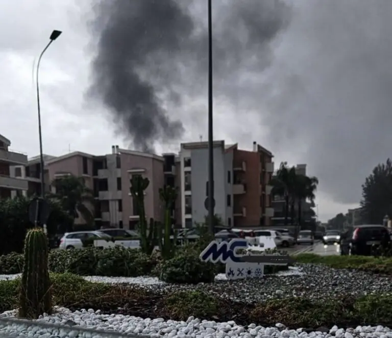 Rogo in un’abitazione, scatta evacuazione. Pompieri e carabinieri sul posto
