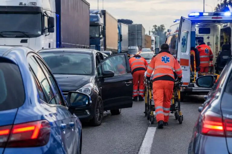 Accusa malore e muore in auto durante il blocco dei trasportatori