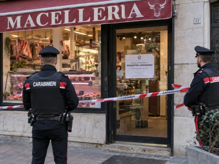 Blitz dei Carabinieri in macelleria, sequestrati 400 chili di carne: attività sospesa