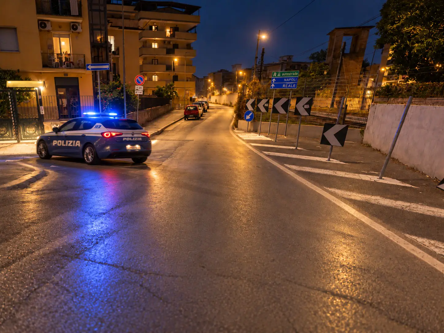 Intervento della Polizia di Stato a Caserta. aiuto alla donna accoltellata