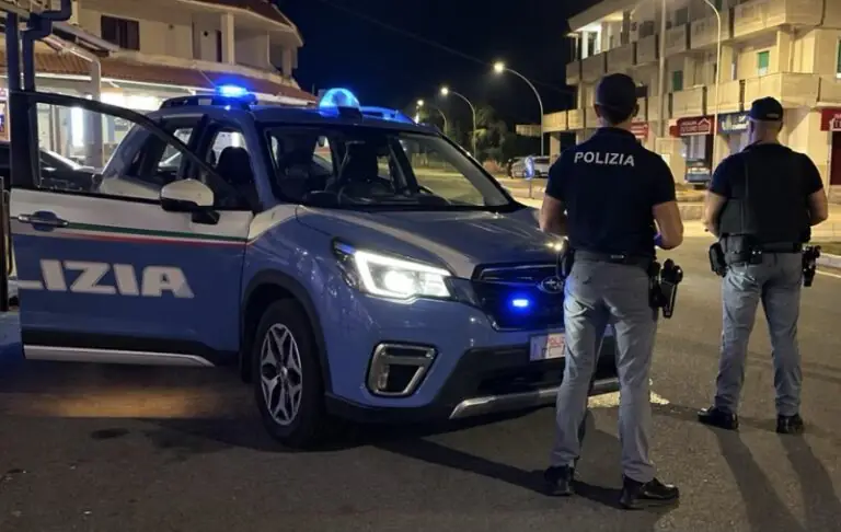 Controlli nei negozi e in strada, raffica di perquisizioni: scatta pure arresto